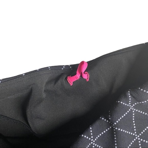 Victoria Sport geometric pattern leggings size S - Picture 4 of 4